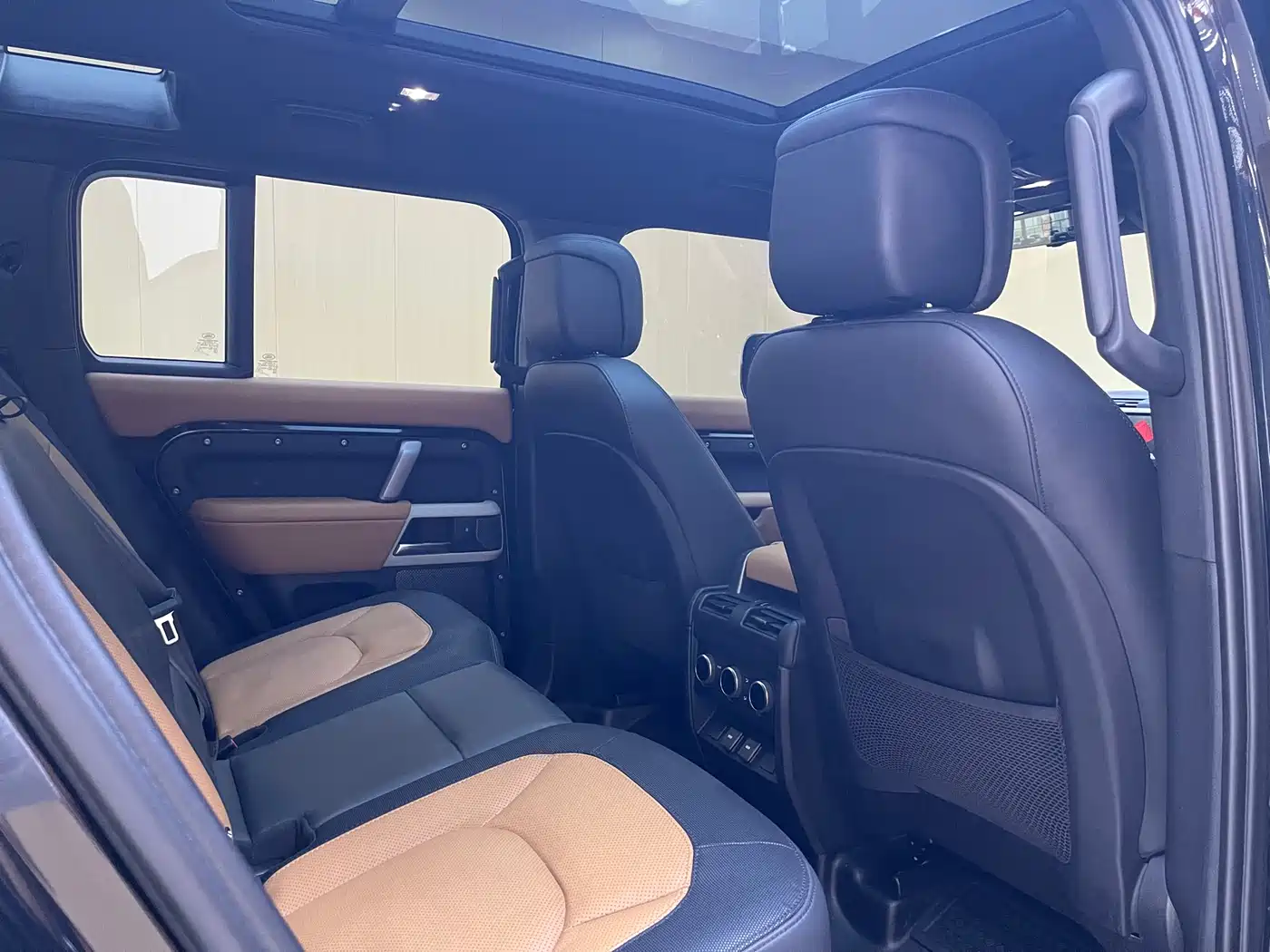 Land Rover Defender 2024 110 3.0T P400 X-DYNAMIC HSE фото 15