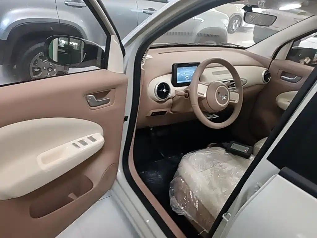 Wuling Motors Hongguang MINIEV 2026 2025 4-Door Advanced