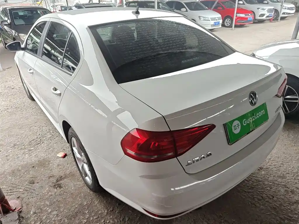 Volkswagen Lavida 2017 1.6L Manual Trend Edition фото 5