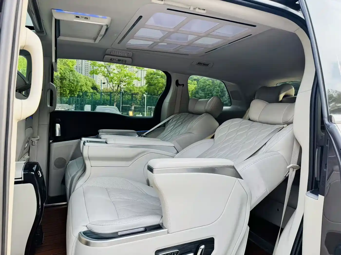 Buick GL8 2021 Land Business Class 652T Luxury фото 15