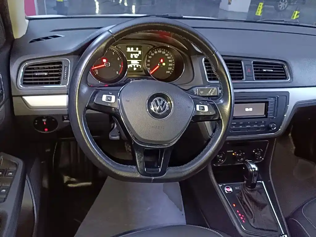 صورة 11 - Volkswagen Lavida Tour