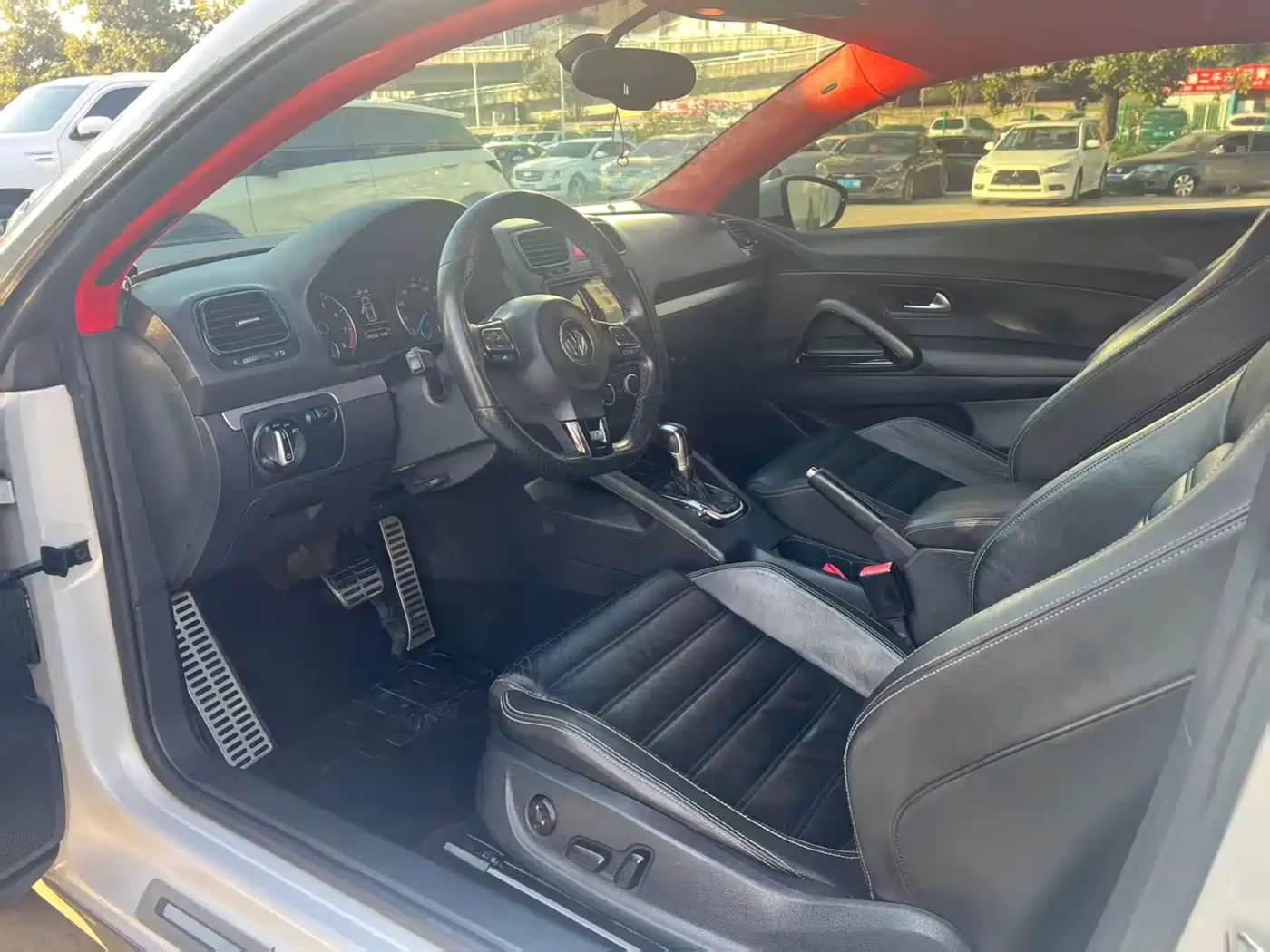 Volkswagen Scirocco 2011 Model R 2.0TSI фото 4