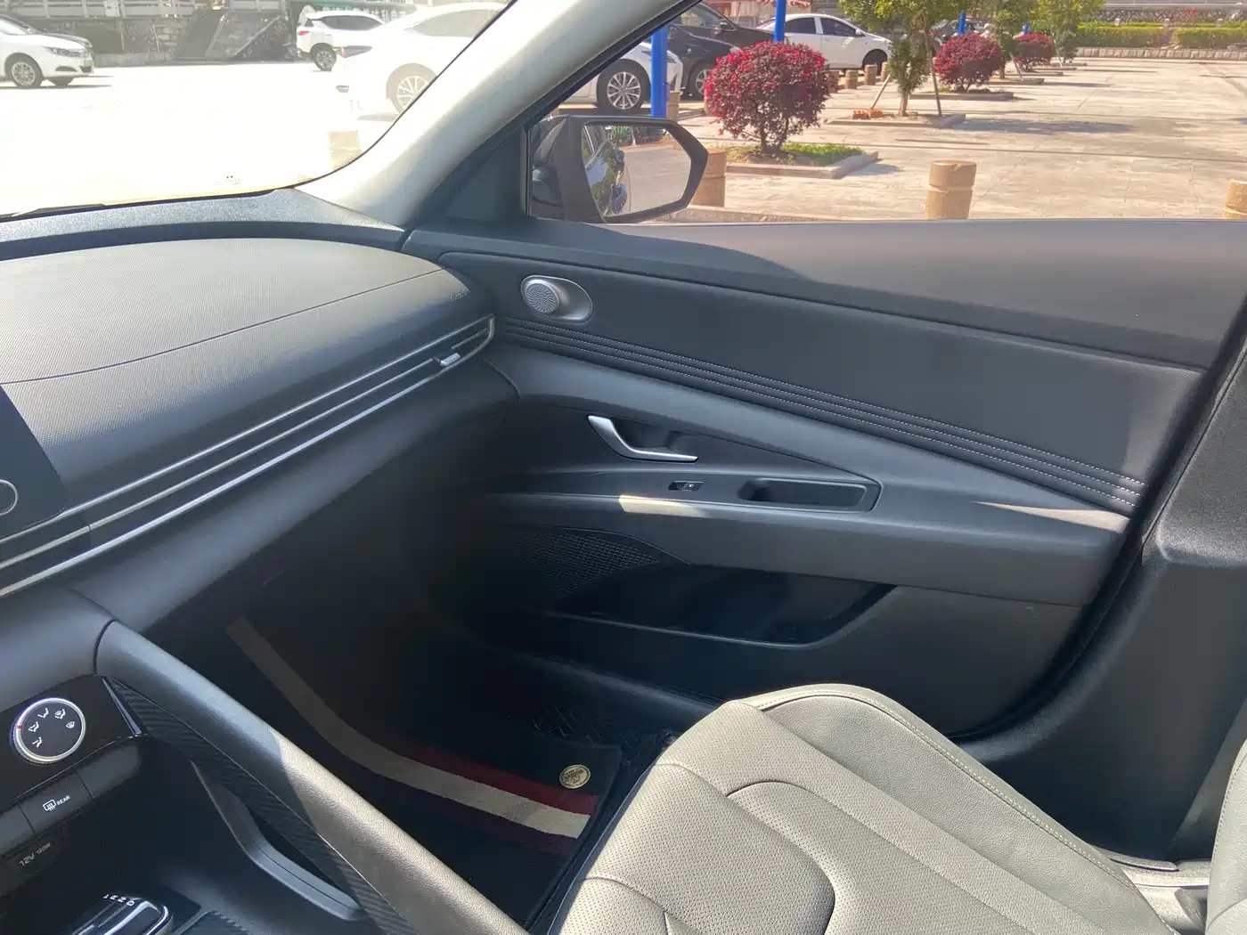 Hyundai Elantra 2023 1.5L CVT GLX Elite Edition фото 17