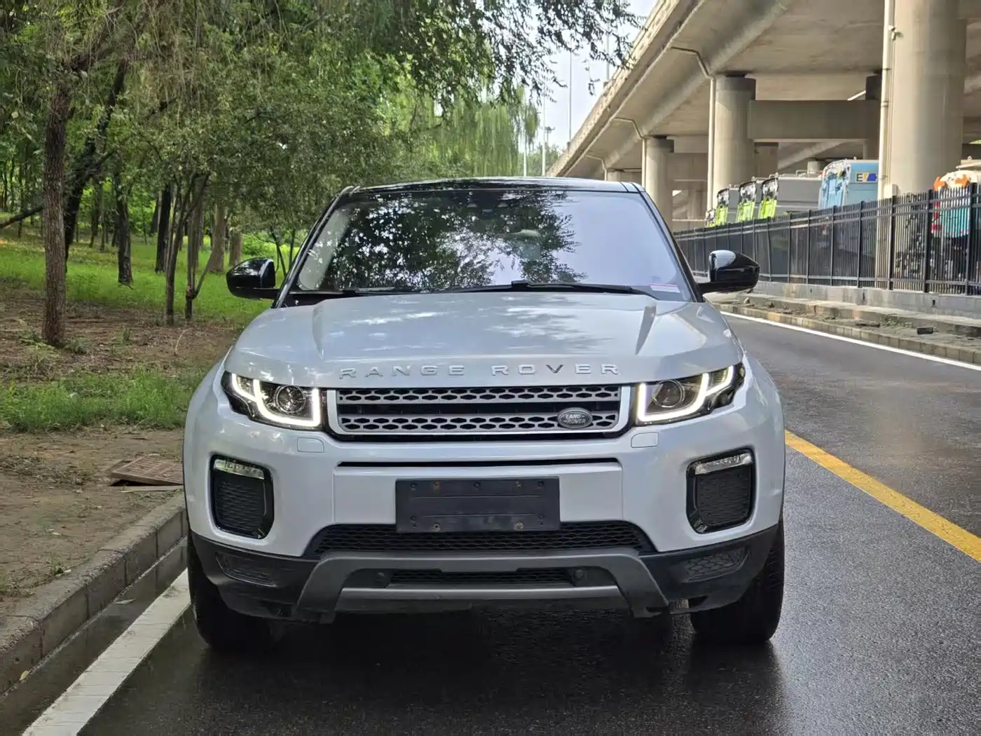 Фото 2 - Land Rover Range Rover Evoque