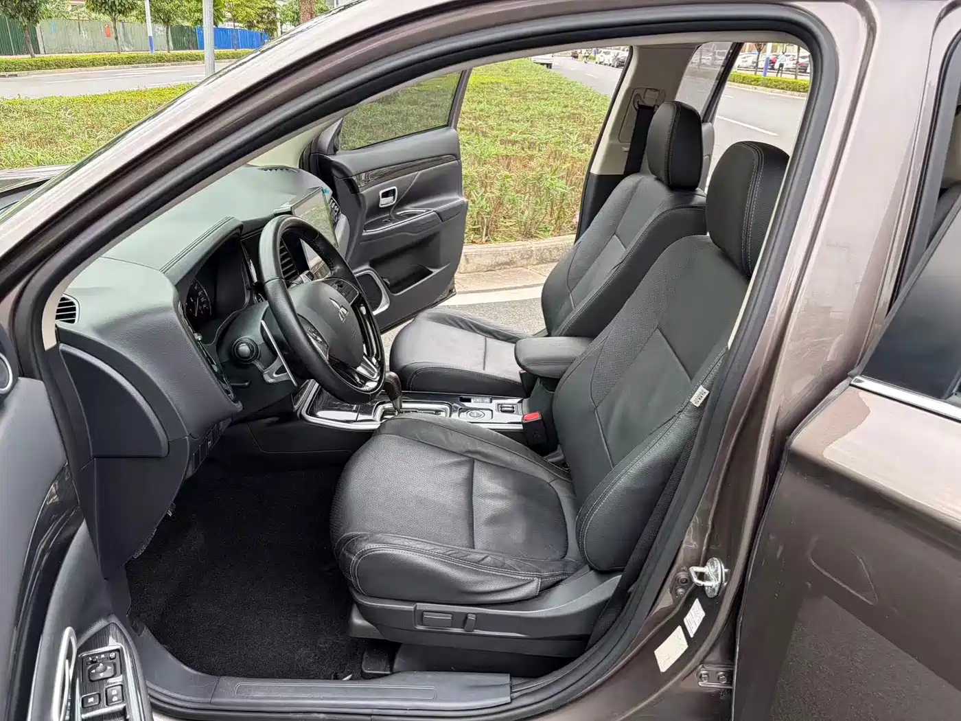 Mitsubishi Outlander 2018 2.4L 4WD Elite Edition 5-seater фото 7