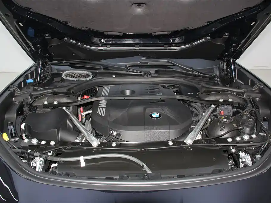BMW 7 Series 2023 Model 740Li Leading M Sport Package фото 13
