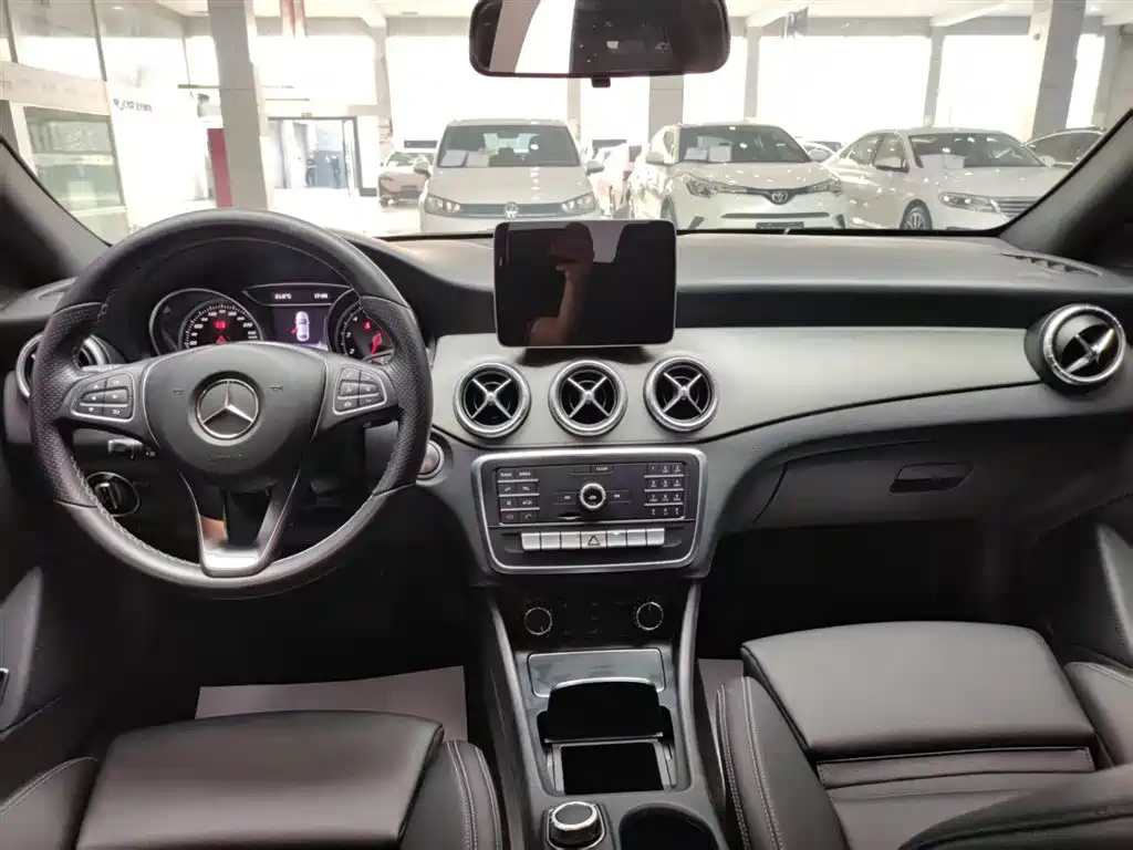 Mercedes-Benz CLA (Import) 2017 CLA 200 Dynamic фото 9