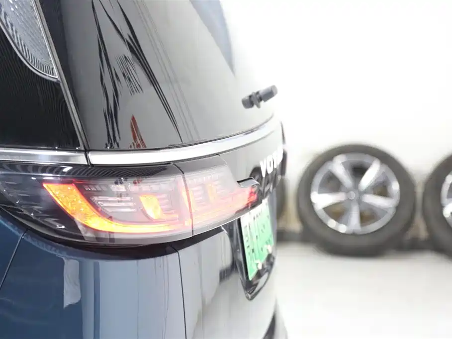Voyah Auto Voyah Dreamer 2025 PHEV AWD Flagship Kunpeng Edition фото 18