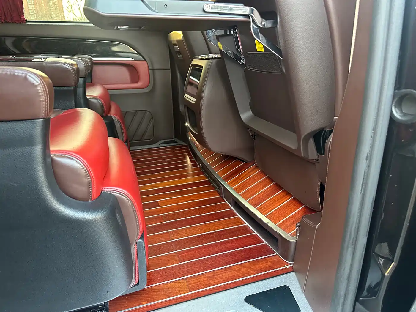 Mercedes-Benz V-Class 2018 V 260 L Premium Long Wheelbase Edition China VI фото 21