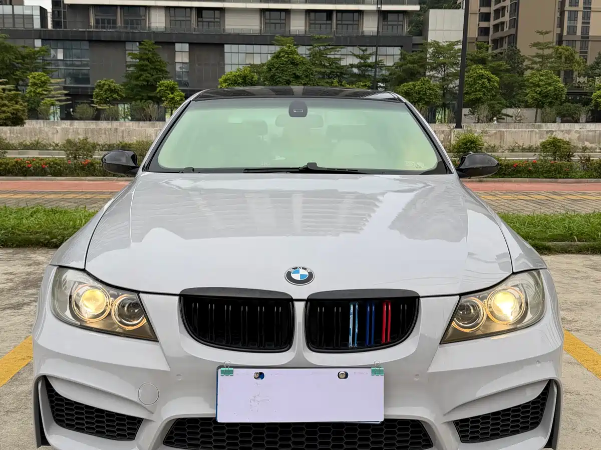 Photo 2 - BMW 3 Series