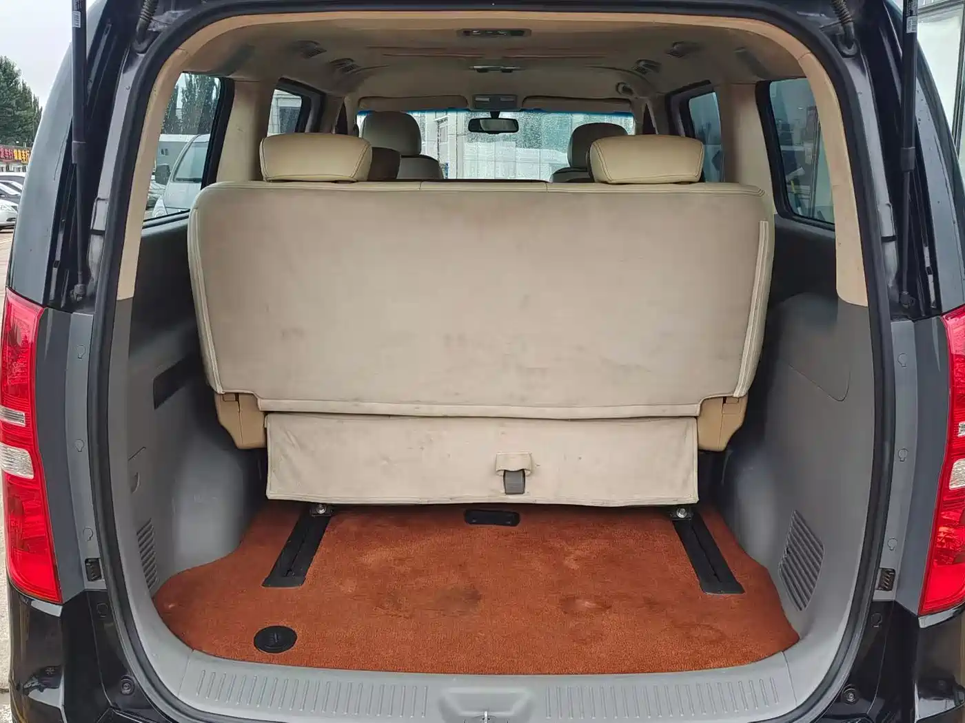 Hyundai H-1 Grand Starex 2011 2.4L Luxury Edition фото 6