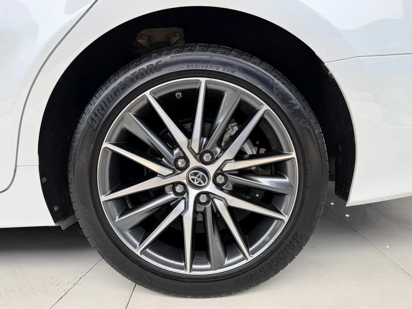 Toyota Camry 2021 Hybrid 2.5HG Luxury Edition фото 18