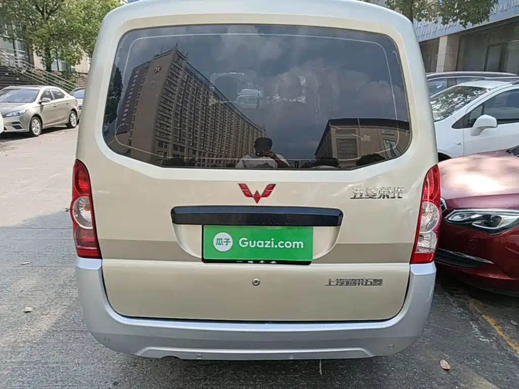 Wuling Motors Wuling Rongguang 2014 2012 1.2L Extended Base Model LJY