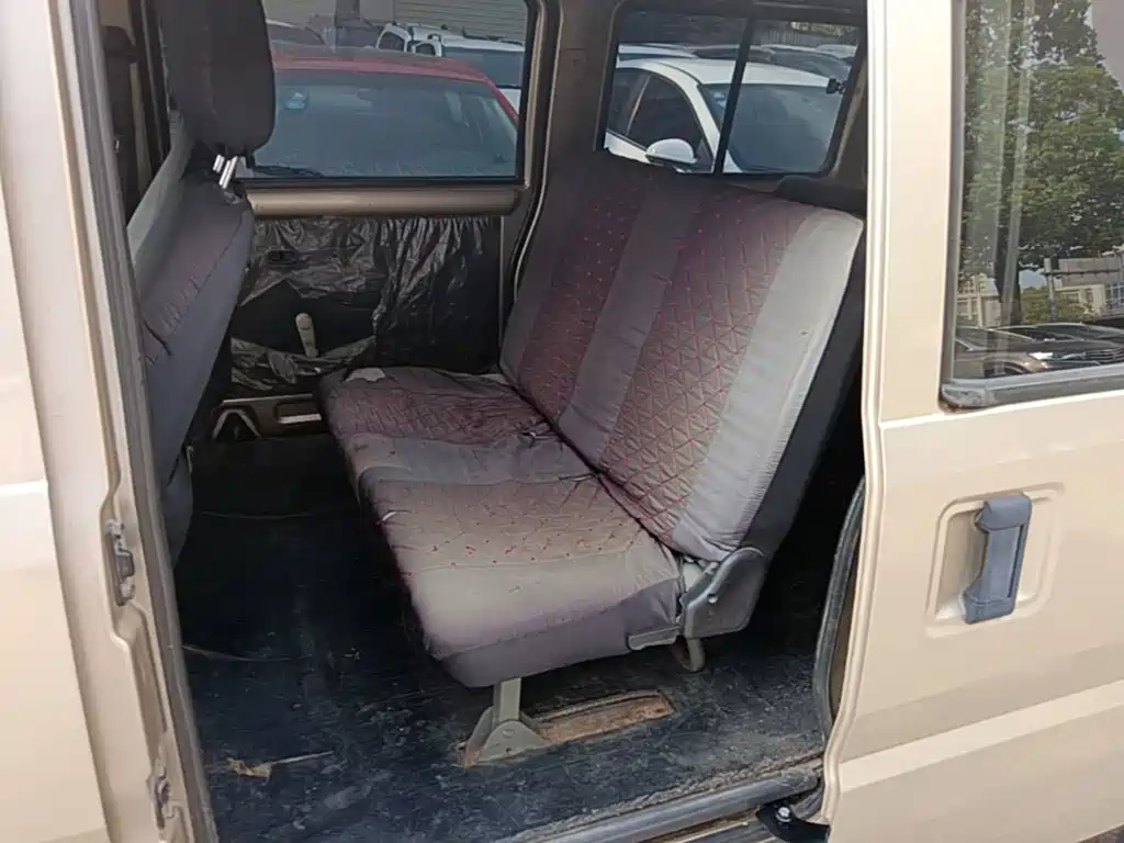 Wuling Motors Wuling Rongguang 2014 2012 1.2L Extended Base Model LJY