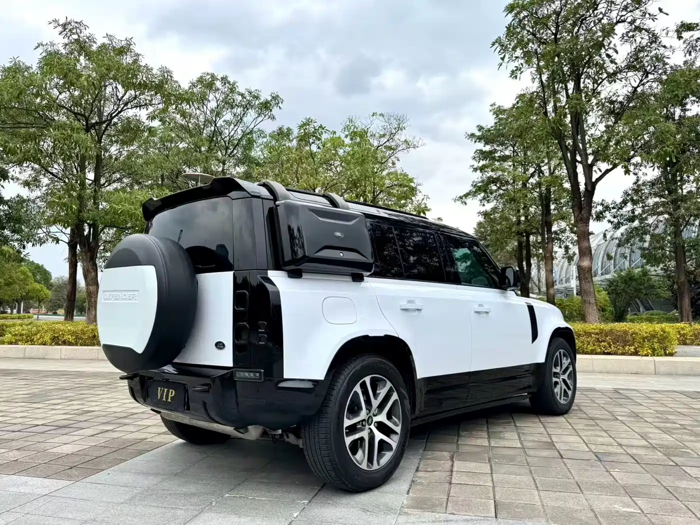 Land Rover Defender 2020 Model 110 P400 HSE фото 9