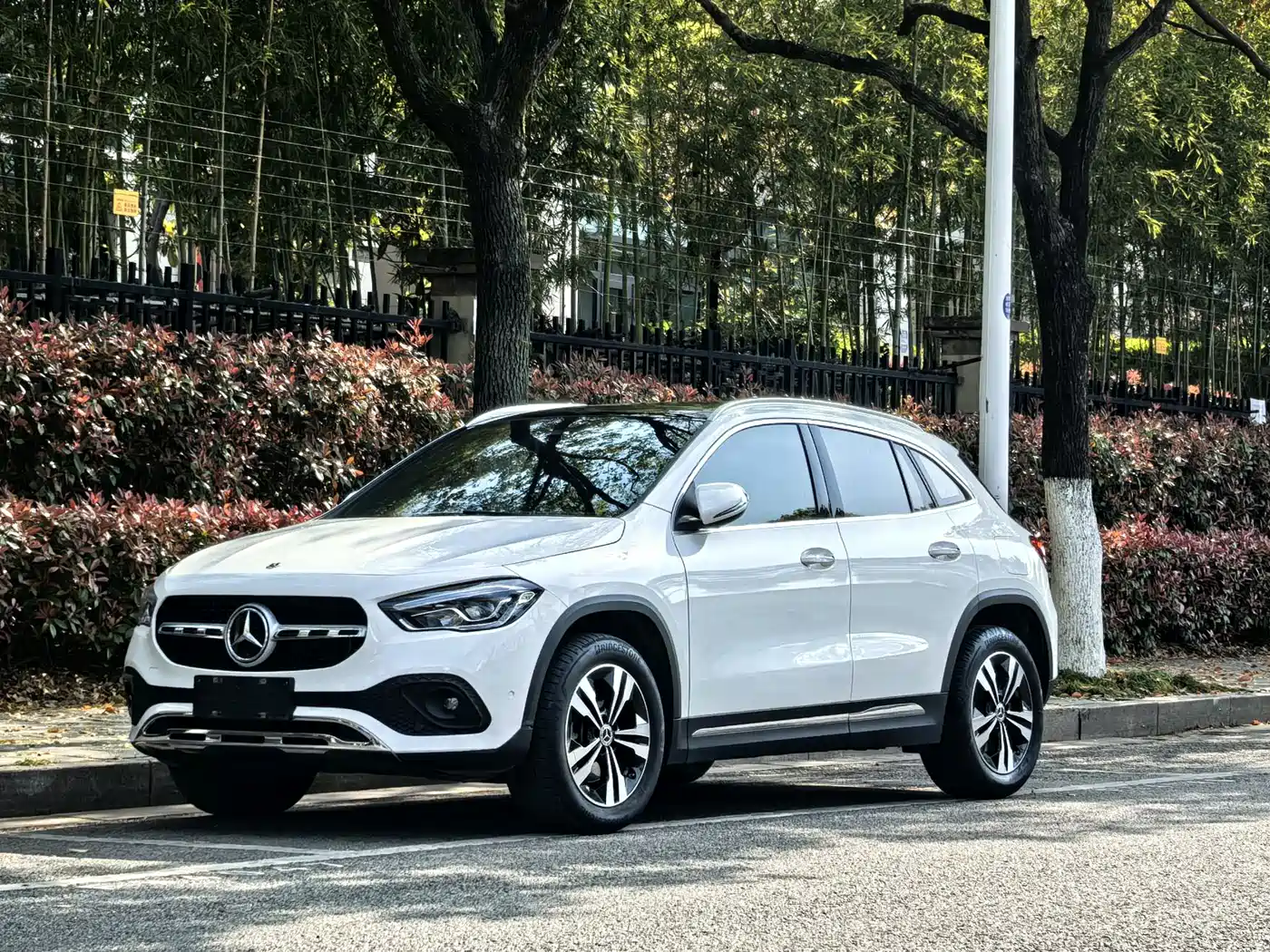 MERCEDES-BENZ GLA