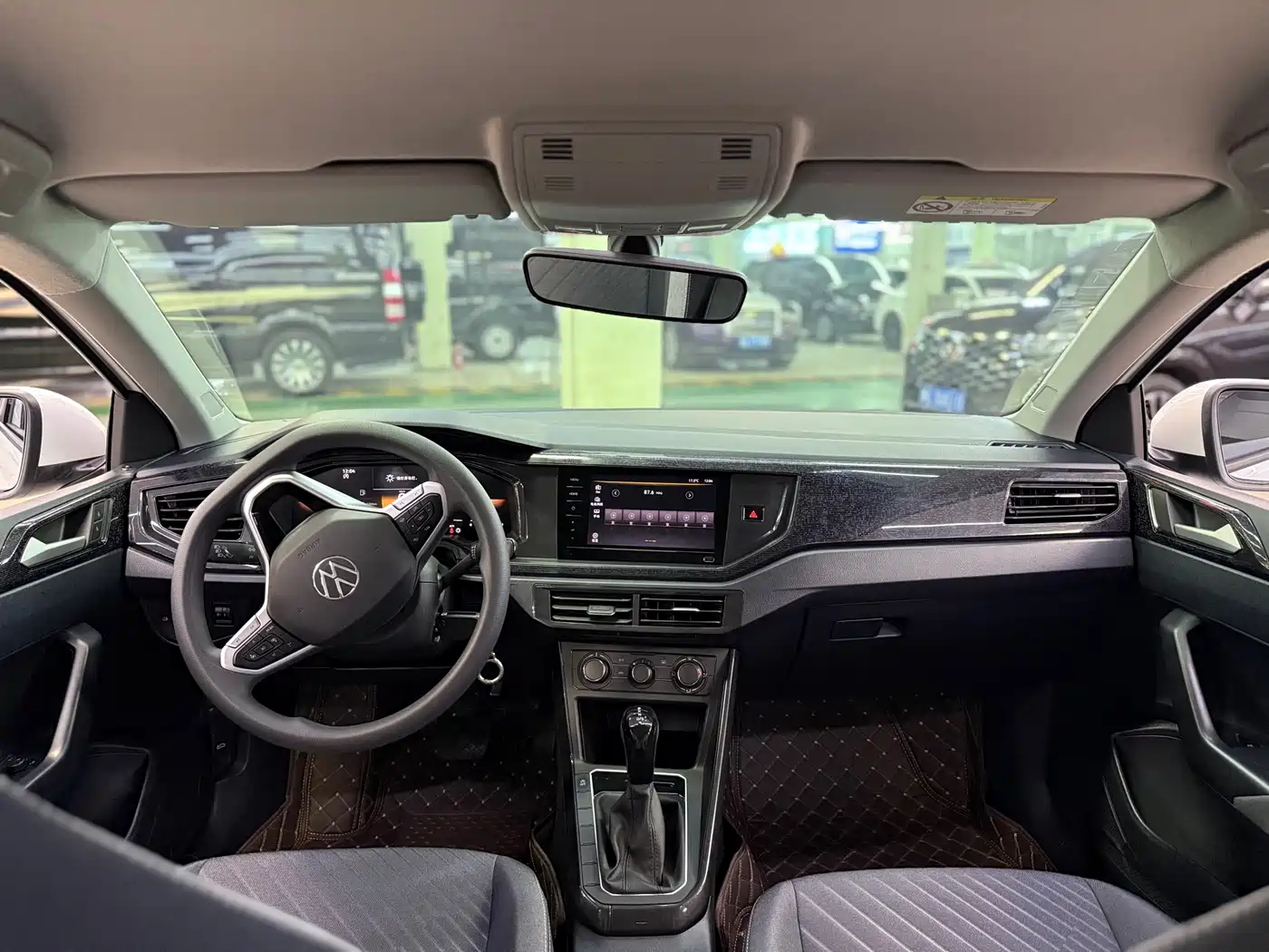 Volkswagen Lavida 2023 New Sharp 1.5L Auto Premium Edition фото 5