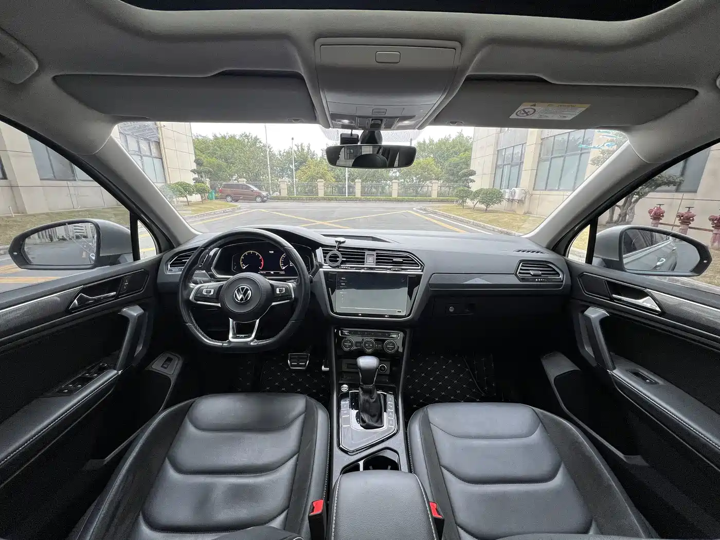 Volkswagen Tiguan L 2021 330TSI Automatic 2WD R-Line Premium фото 7