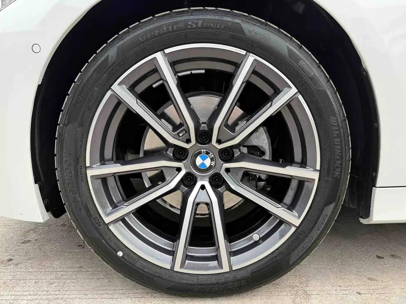 BMW 3 Series 2024 325Li M Sport Package фото 31