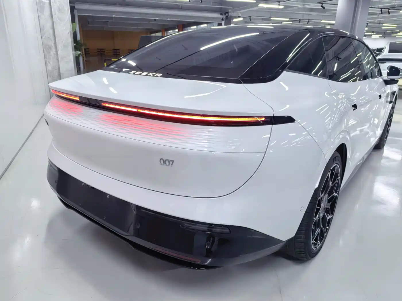 ZEEKR EXTREME KRYPTON 007