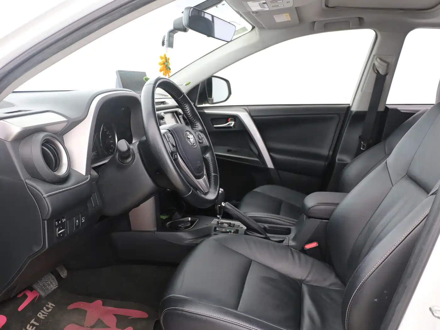 Toyota RAV4 Rongfang 2016 2.0L CVT 2WD Smart (China V) фото 9