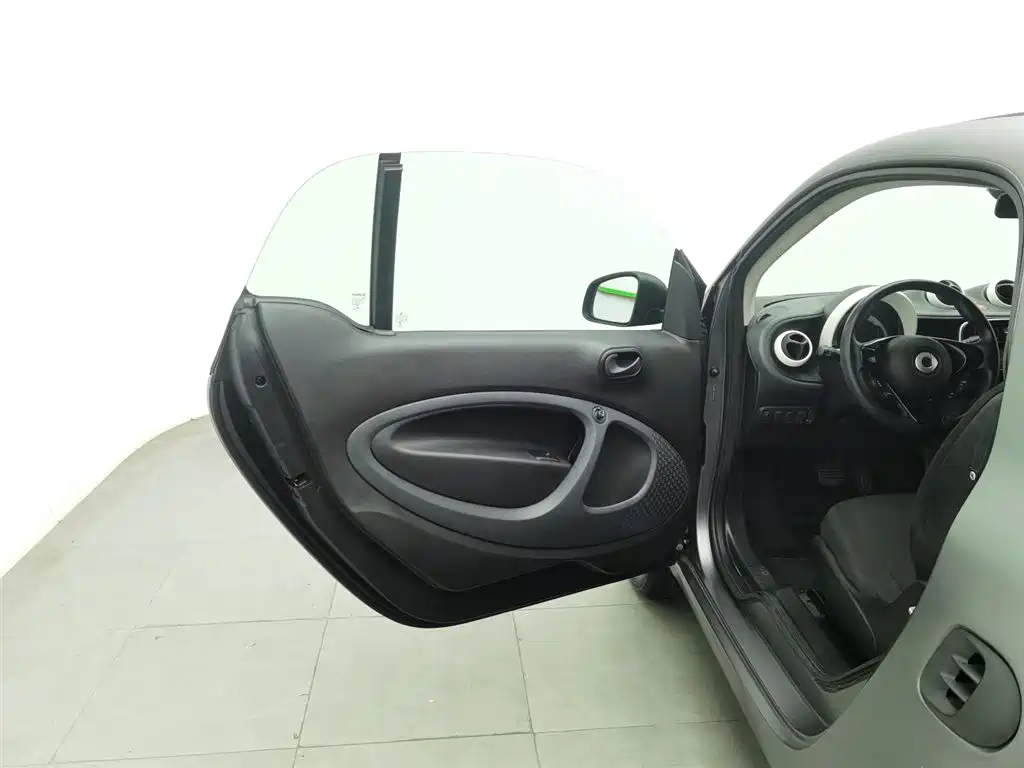 smart fortwo 2018 1.0L 52kW Hardtop Agile Edition China V фото 8