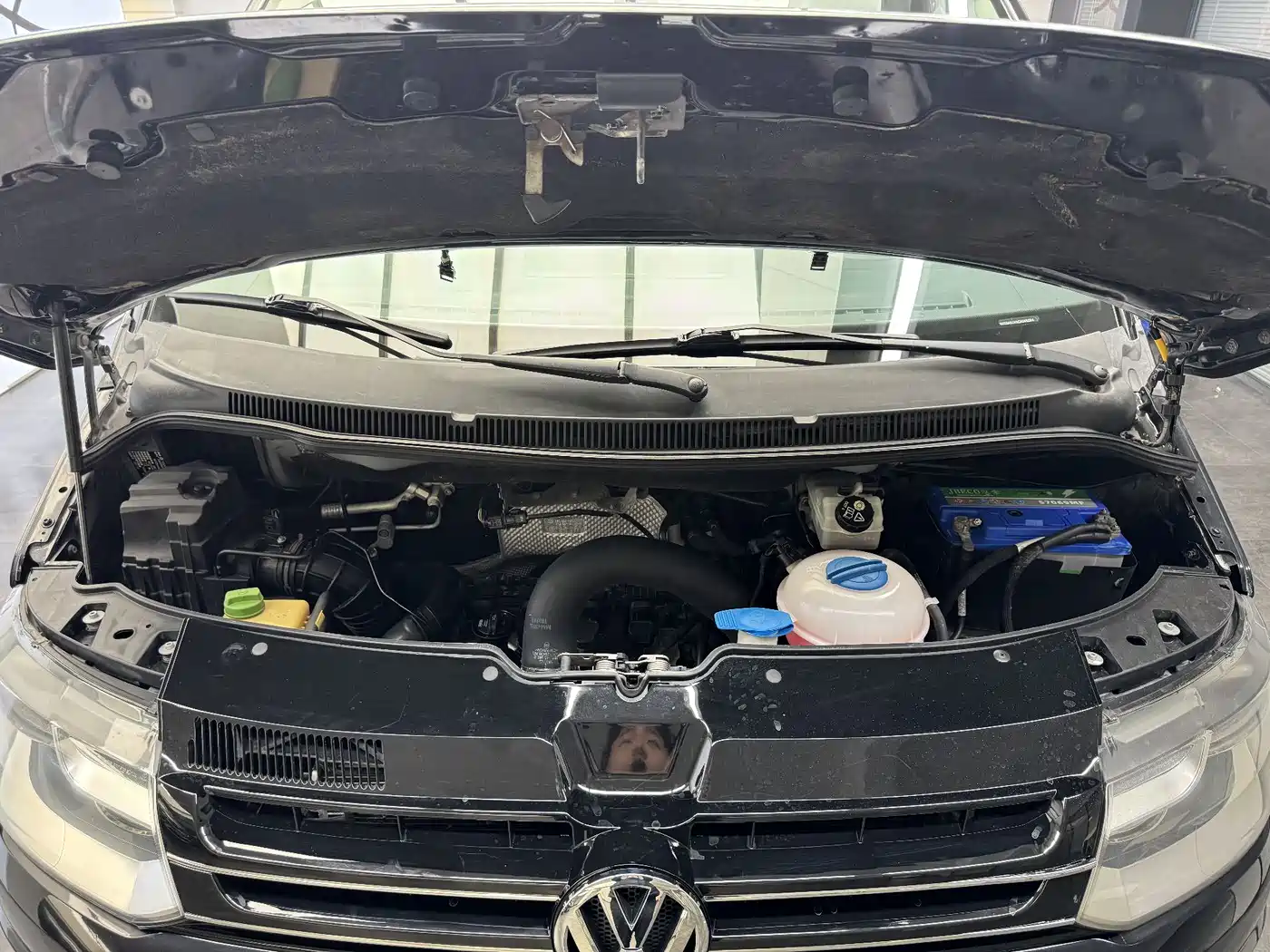 Volkswagen Multivan 2012 2.0TSI 2WD Business Edition фото 17