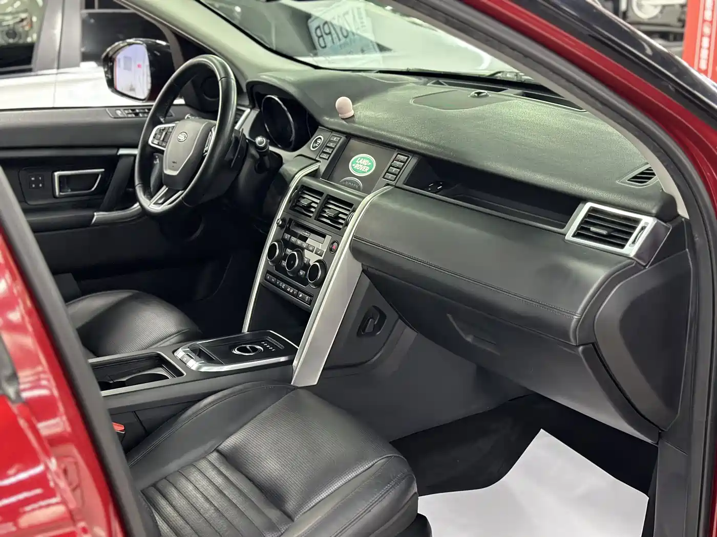 Land Rover Discovery Sport (Import) 2015 2.0T HSE Luxury фото 13