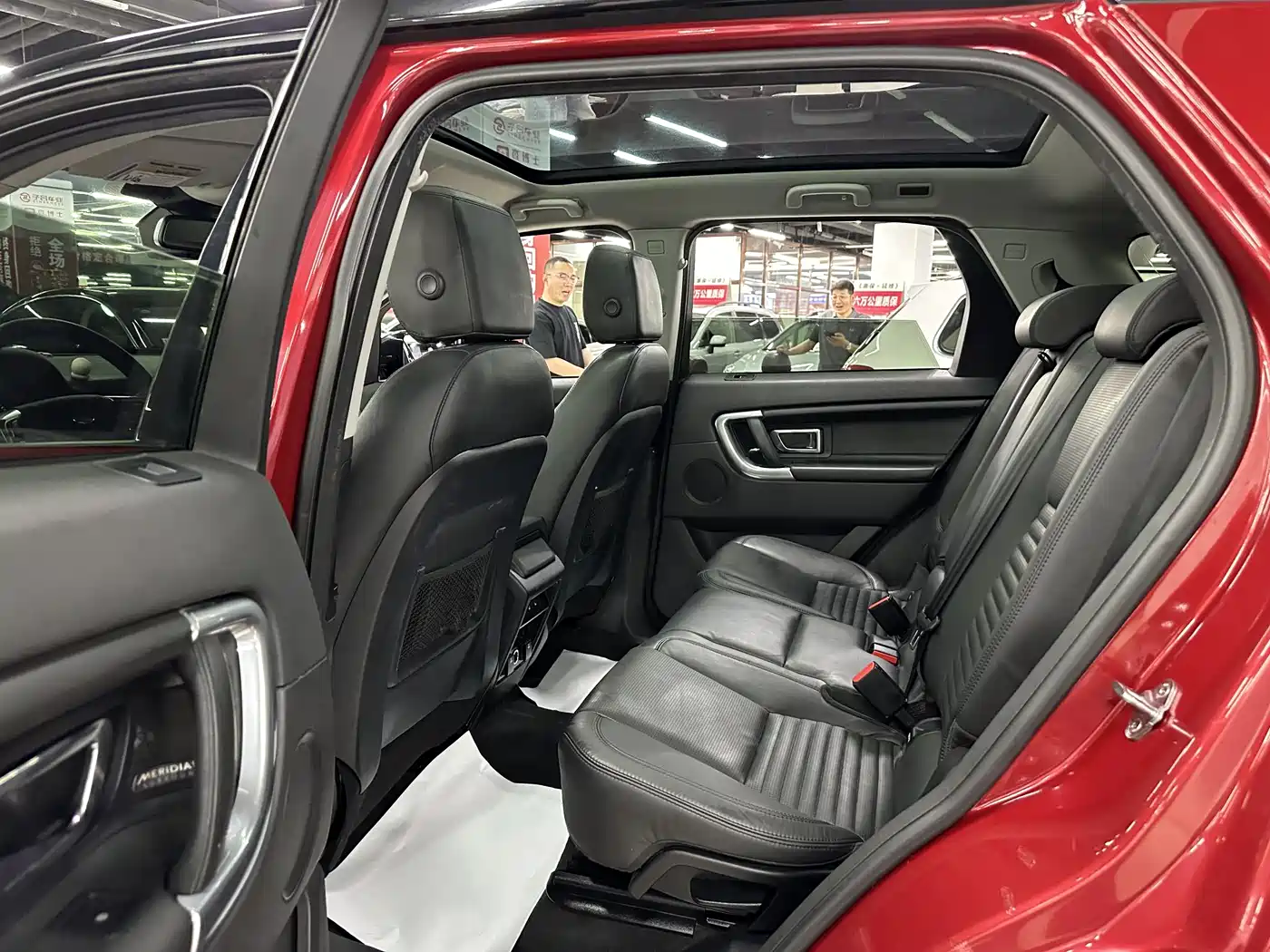 Land Rover Discovery Sport (Import) 2015 2.0T HSE Luxury фото 19