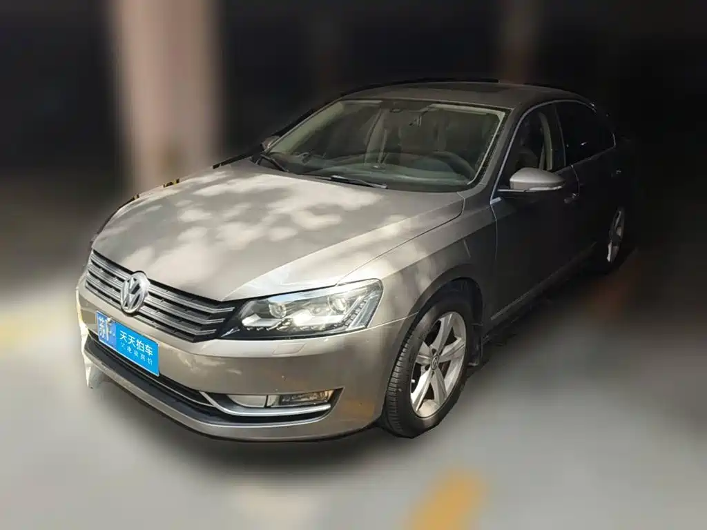 Volkswagen Passat 2012 2011 1.8TSI DSG Royal Edition
