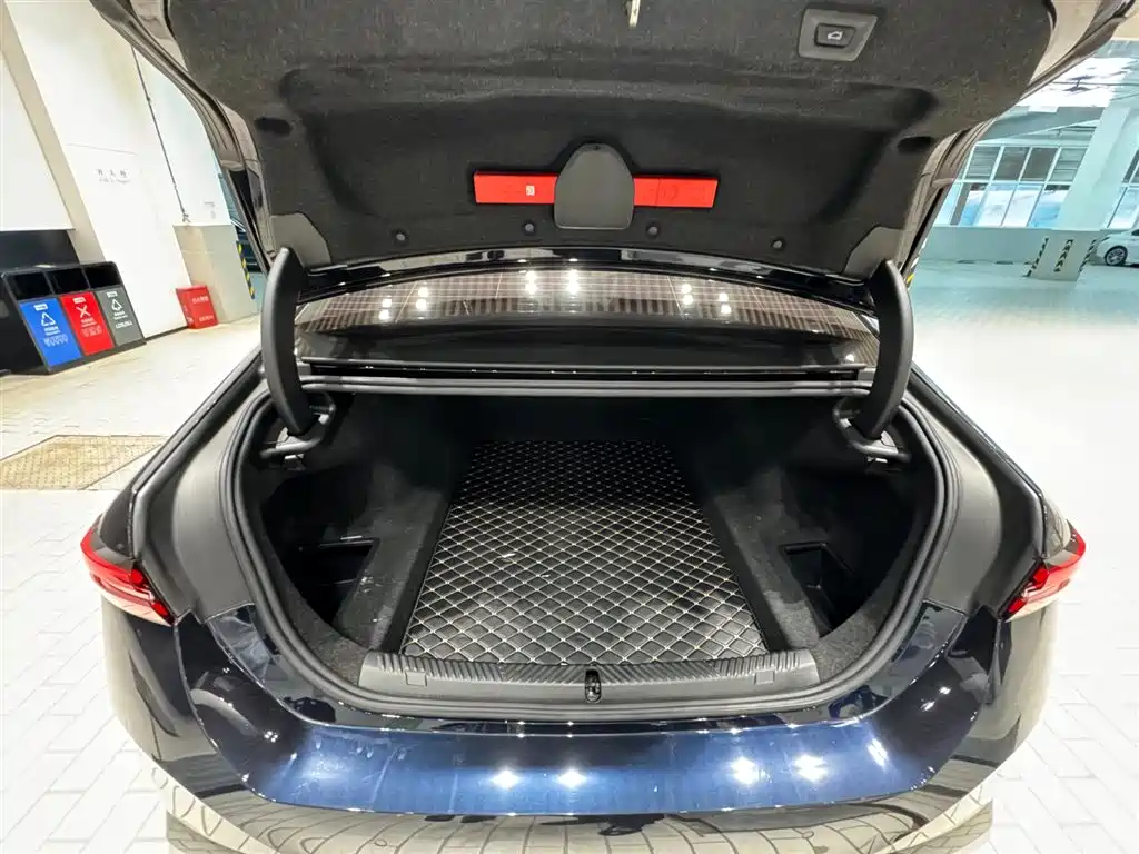 BMW 5 Series 2024 525Li M Sport Package фото 12