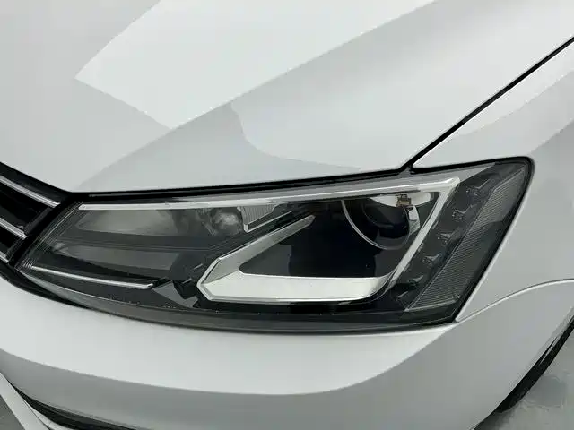 Volkswagen Sagitar 2015 230TSI Automatic Comfort фото 16