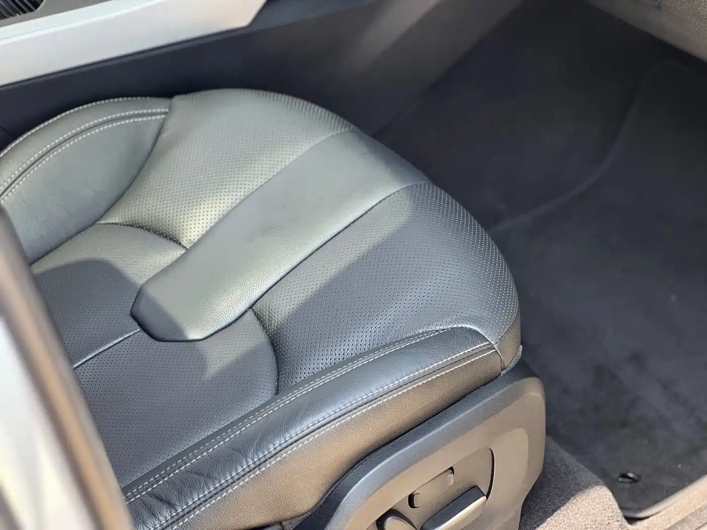 Land Rover Range Rover Evoque 2015 2.0T 5-Door Dynamic Edition фото 20