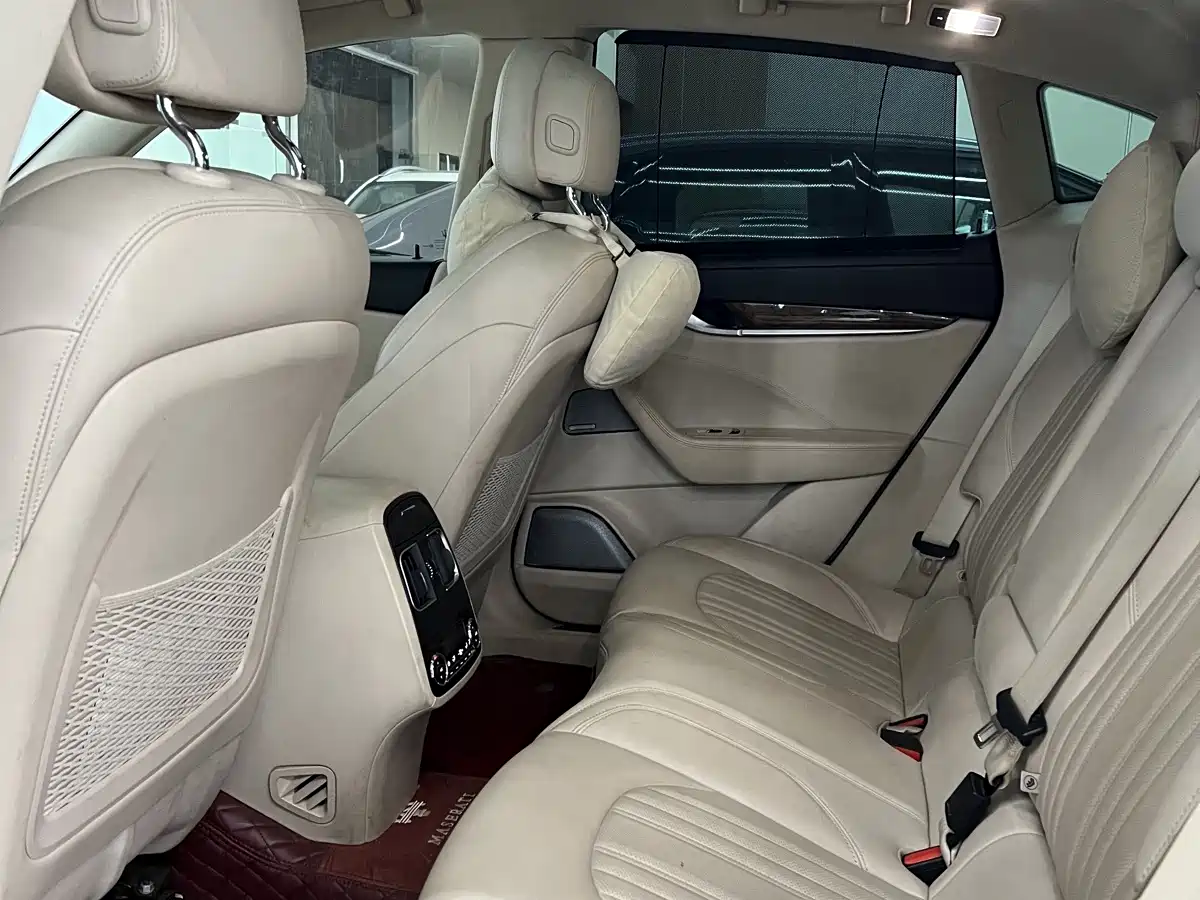 Фото 4 - Maserati Levante