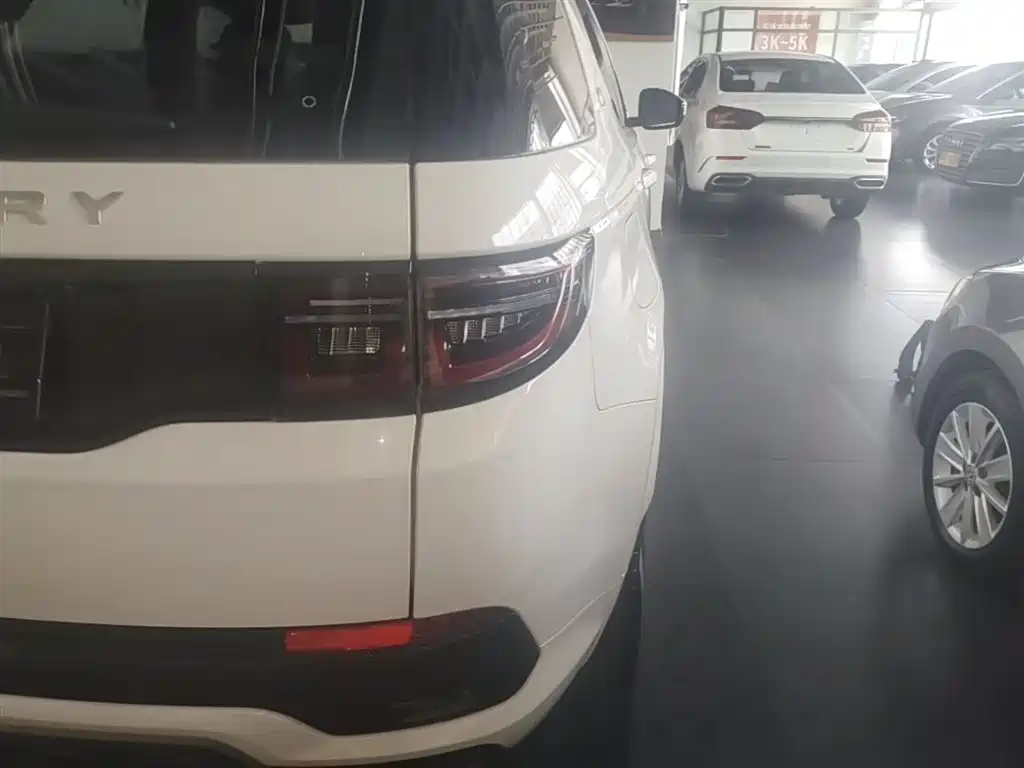 Land Rover Discovery Sport 2022 Model Year Facelift 249PS Metropolitan Edition фото 8