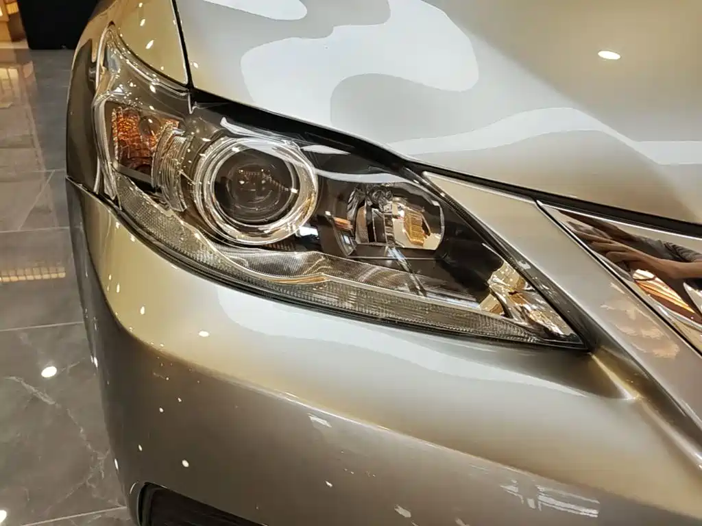 Фото 11 - Lexus CT