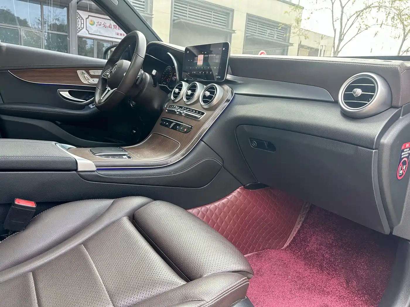 MERCEDES-BENZ GLC