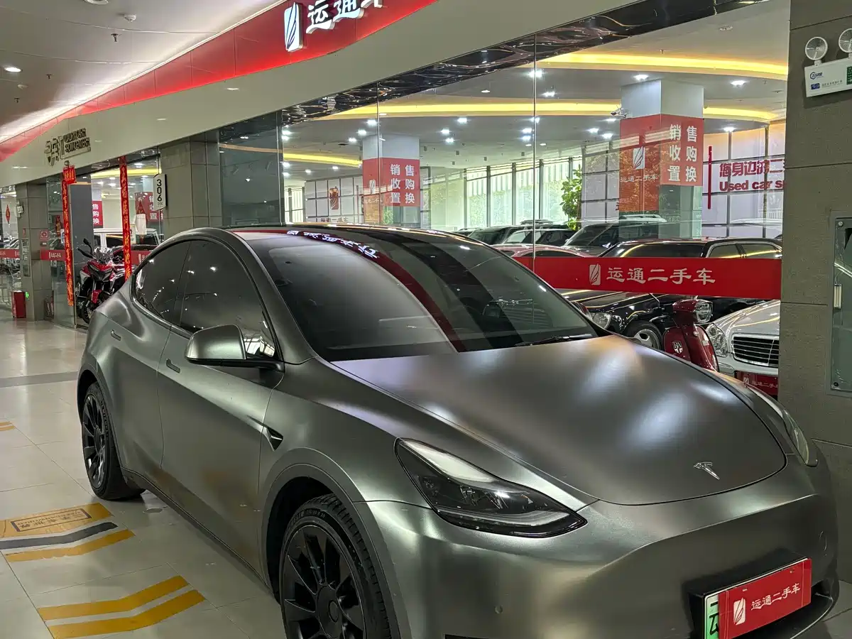 TESLA MODEL Y