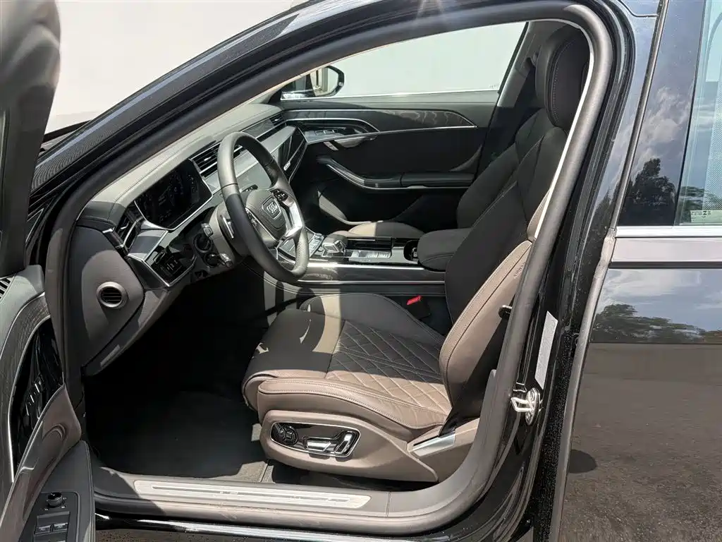 Audi A8 2025 A8L 50 TFSI quattro Exclusive Selection фото 13