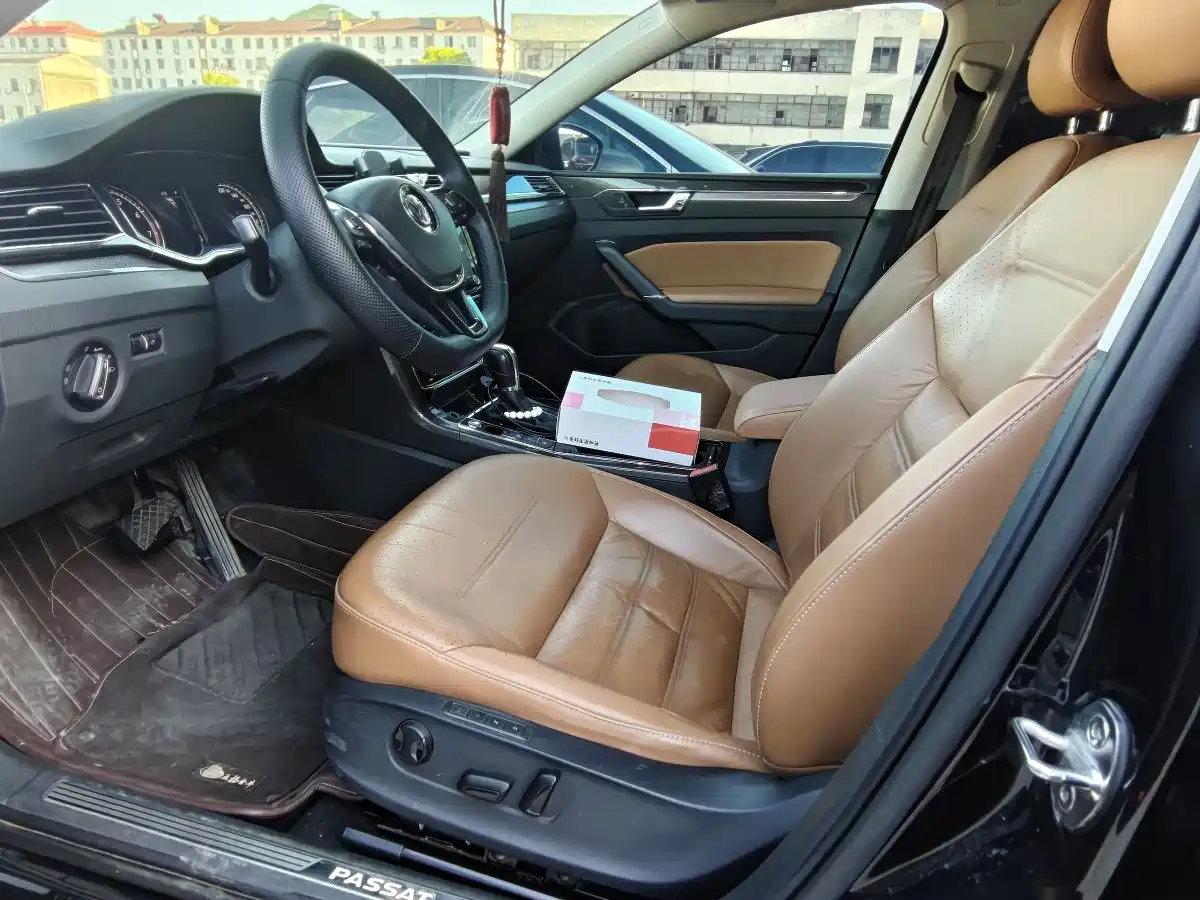 Volkswagen Passat 2016 330TSI DSG Honor Edition фото 7