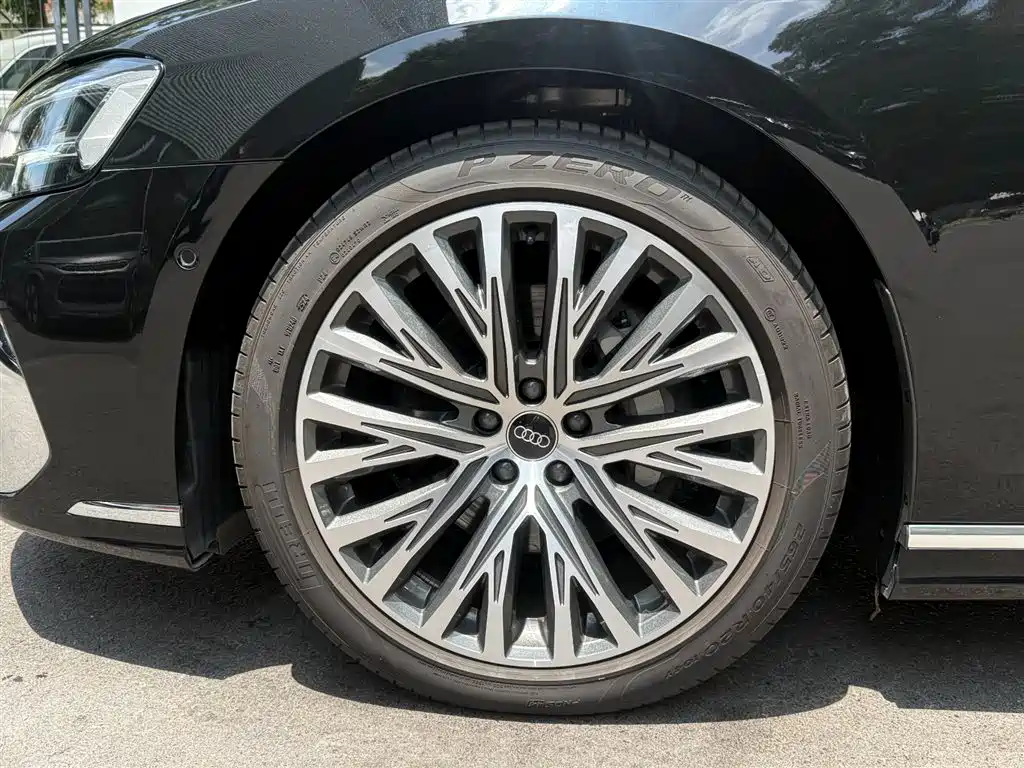 Audi A8 2025 A8L 50 TFSI quattro Exclusive Selection фото 27