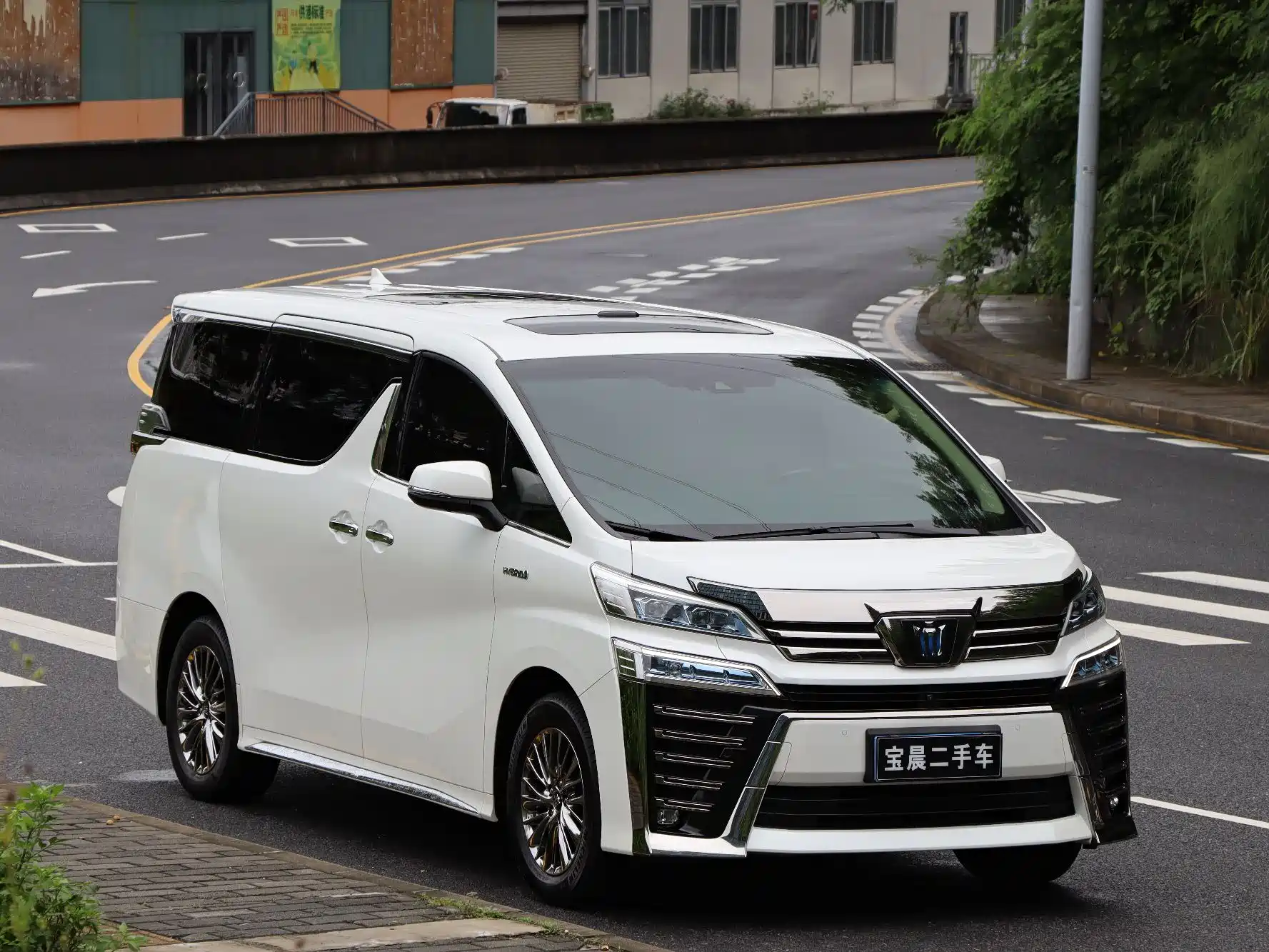 Фото 3 - Toyota Vellfire