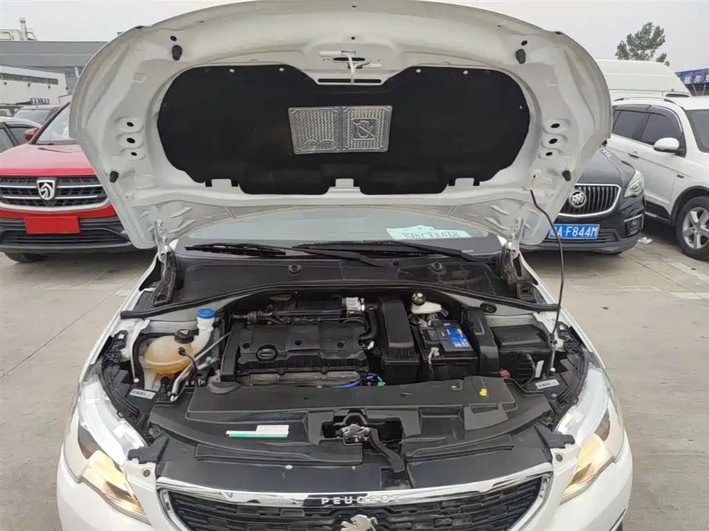 Peugeot 301 2018 1.6L Manual Comfort Edition фото 20