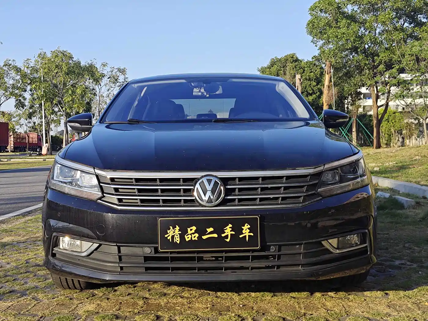 Volkswagen Passat 2017 280TSI DSG Prestige фото 2