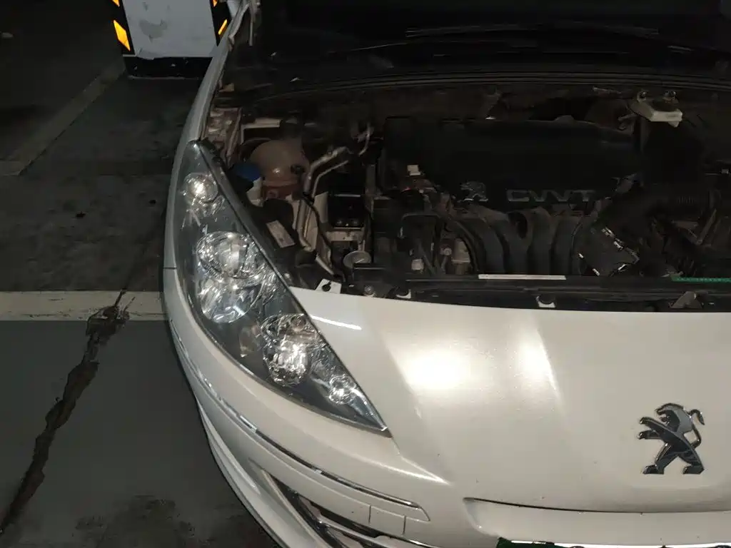 Peugeot 408 2013 2.0L Automatic Comfort Edition фото 21