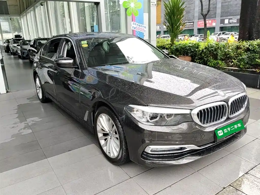 BMW 5 Series 2018 525Li M Sport Package фото 7