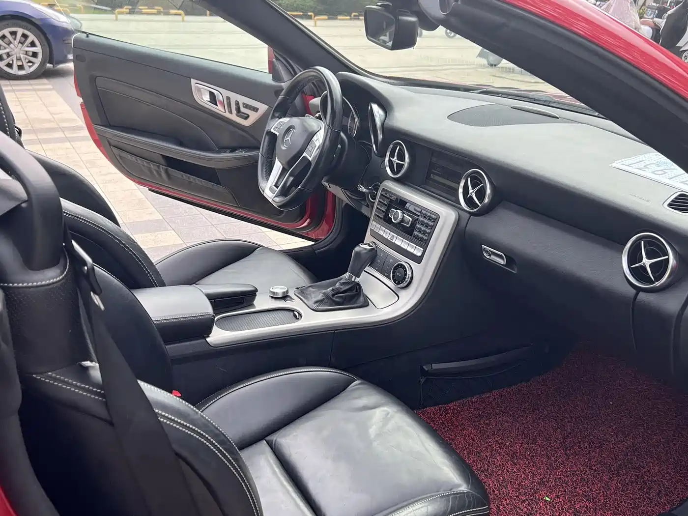 Mercedes-Benz SLK-Class 2015 SLK 200 Carbon Fiber Limited Edition фото 9