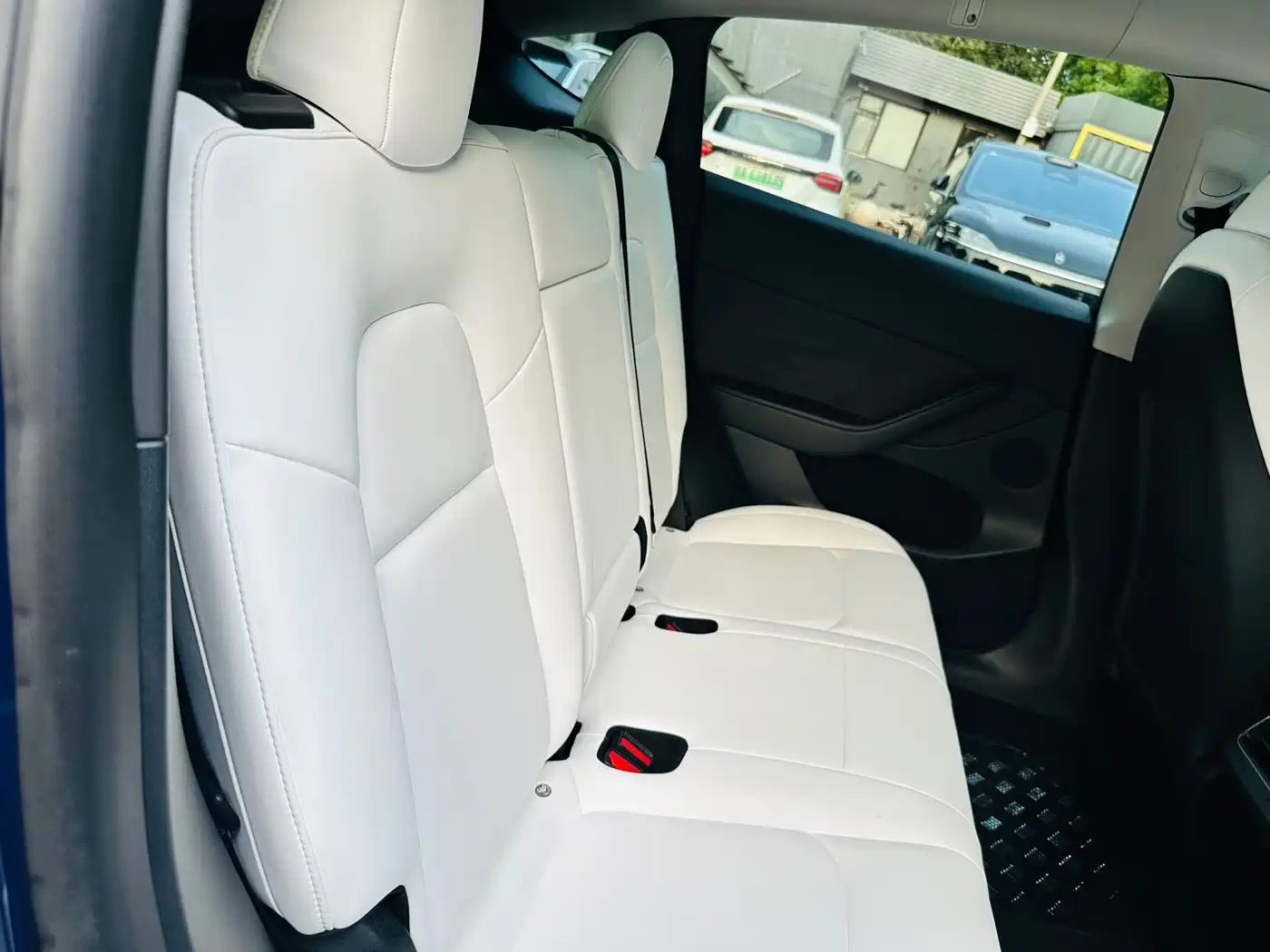 Photo 25 - Tesla Model Y