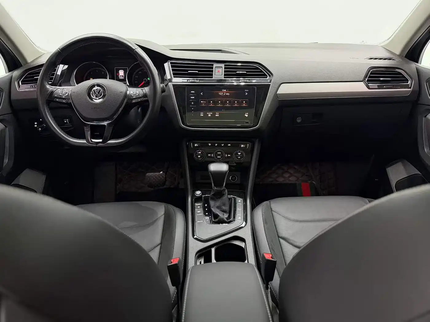 Volkswagen Tiguan L 2019 330TSI Automatic 2WD Panorama Comfort Edition China VI фото 5