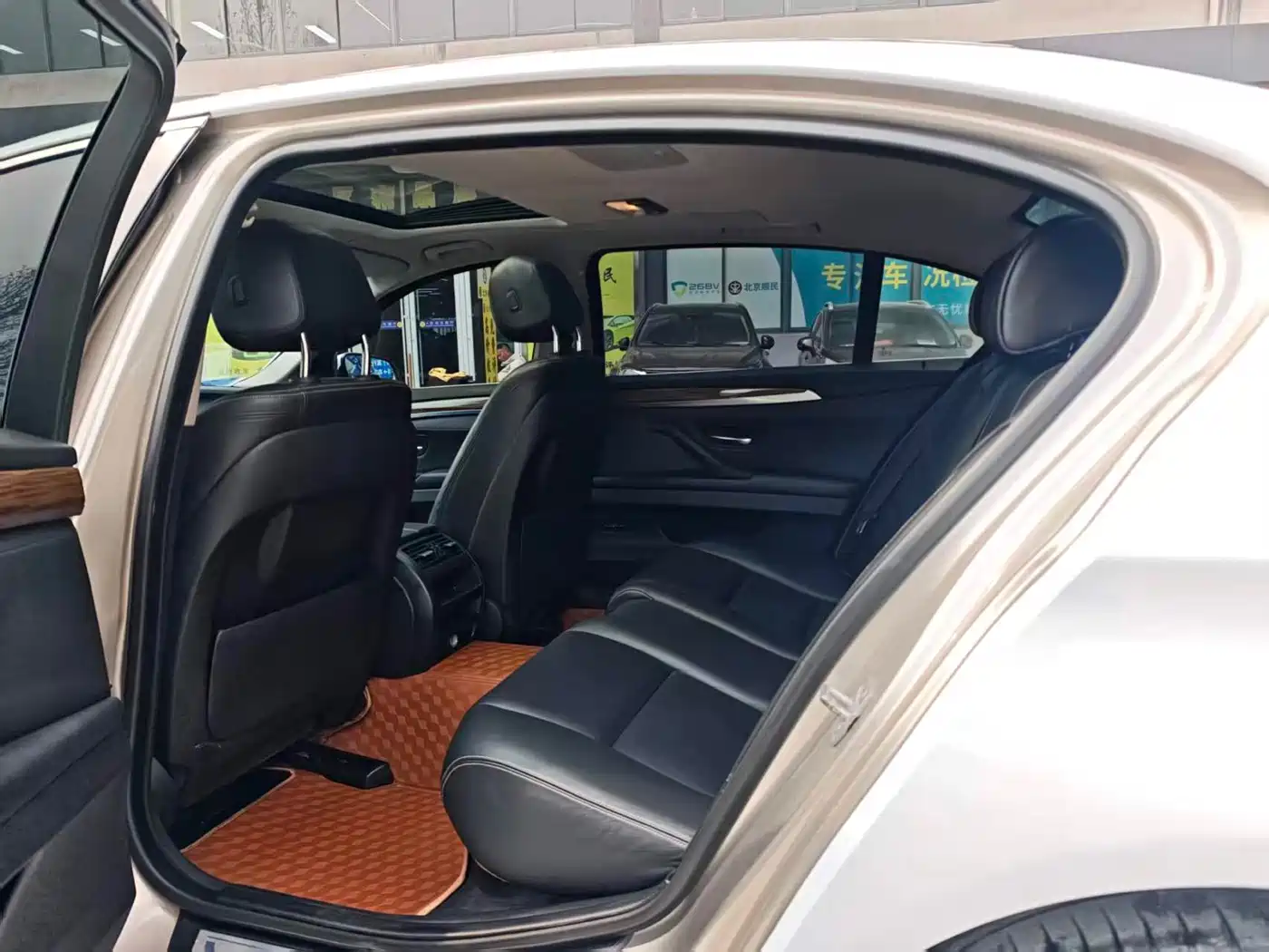 BMW 5 Series 2014 525Li Luxury Design Package фото 9
